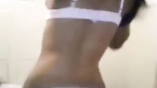 Sexy skinny Sri Lankan babe on cam