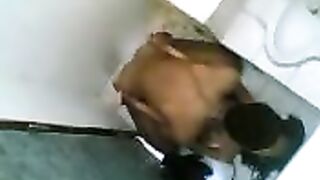 Tirahan sa banyo
