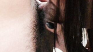 Pinay nahuling nagsosolo, pinasok sa banyo